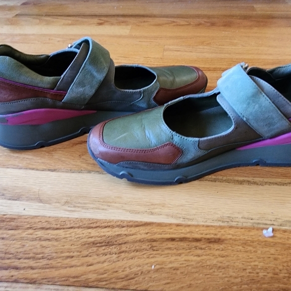 Jeffrey Campbell Retro Kicks  Maryjane Sneaker Size 8 Olive Brown Pink Sporty - Picture 8 of 12